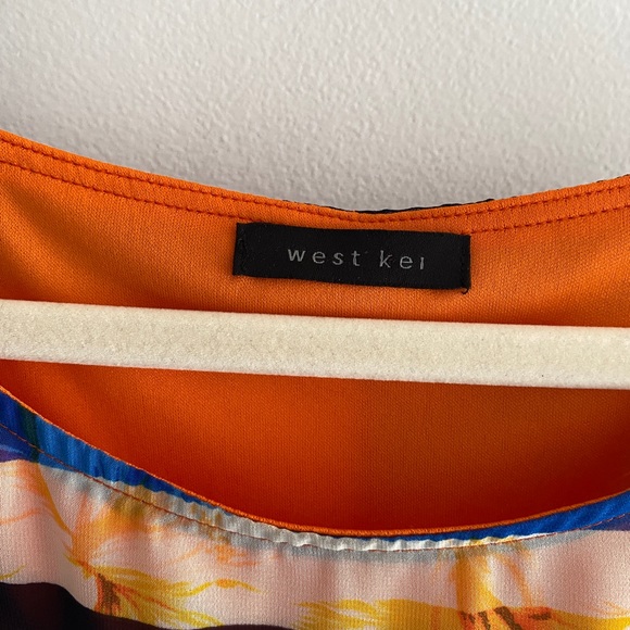 West Kei multicolored blouse, size small, great condition. Lining. - Picture 11 of 12